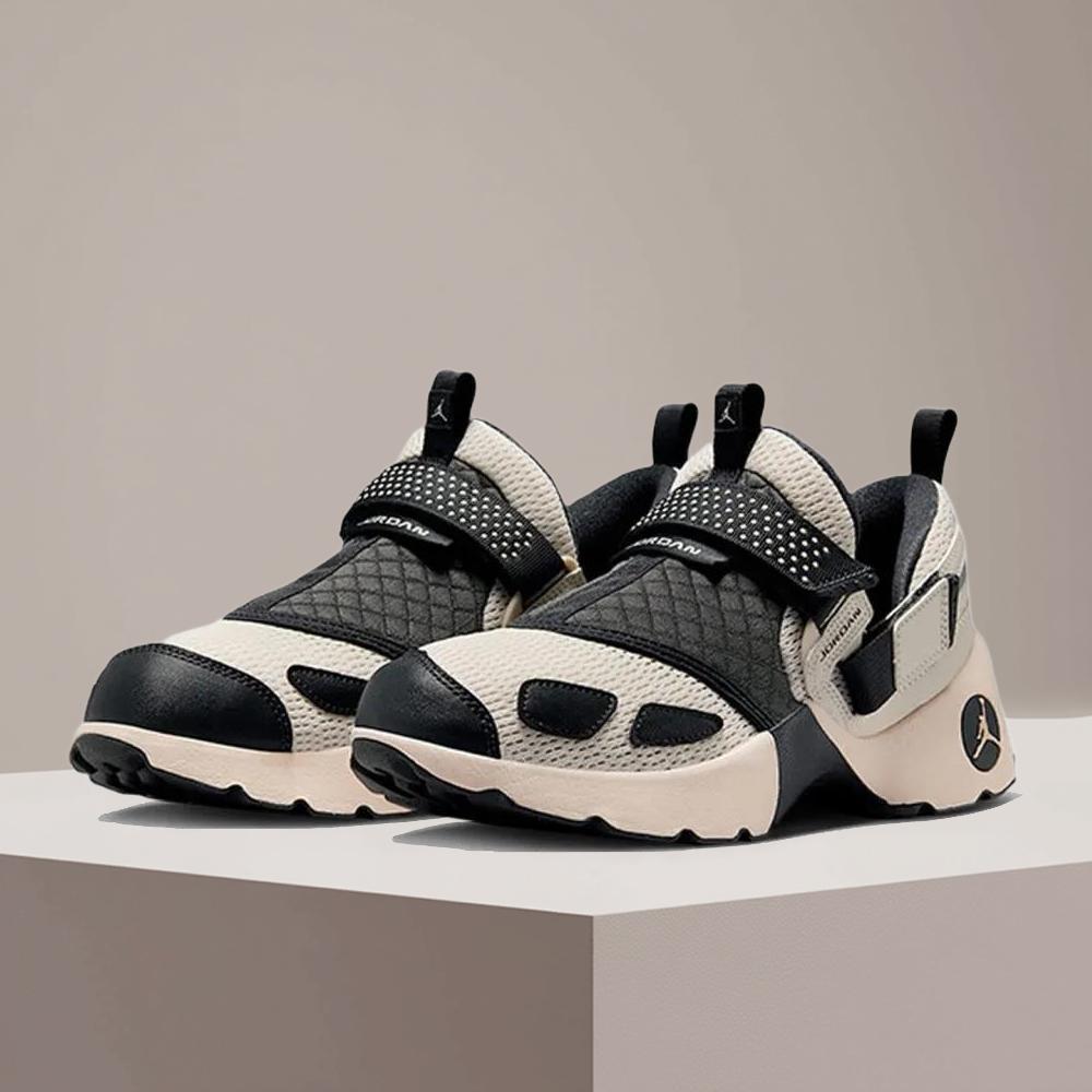 Women Shoes Running Nike - Nike TRUNNER LX: Tênis de corrida