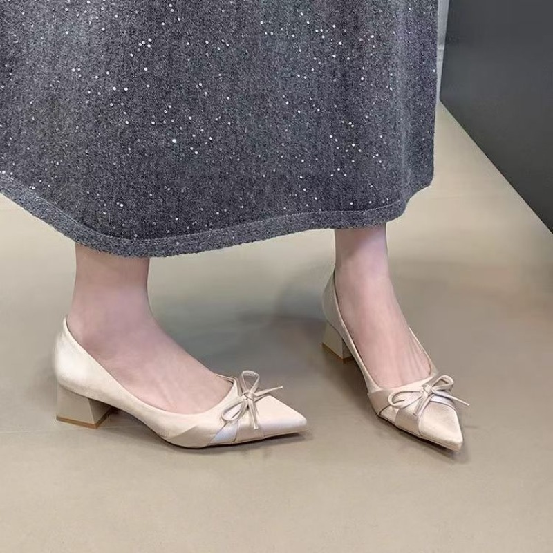Women Shoes With Heels - Retro meados de comprimento único sapatos